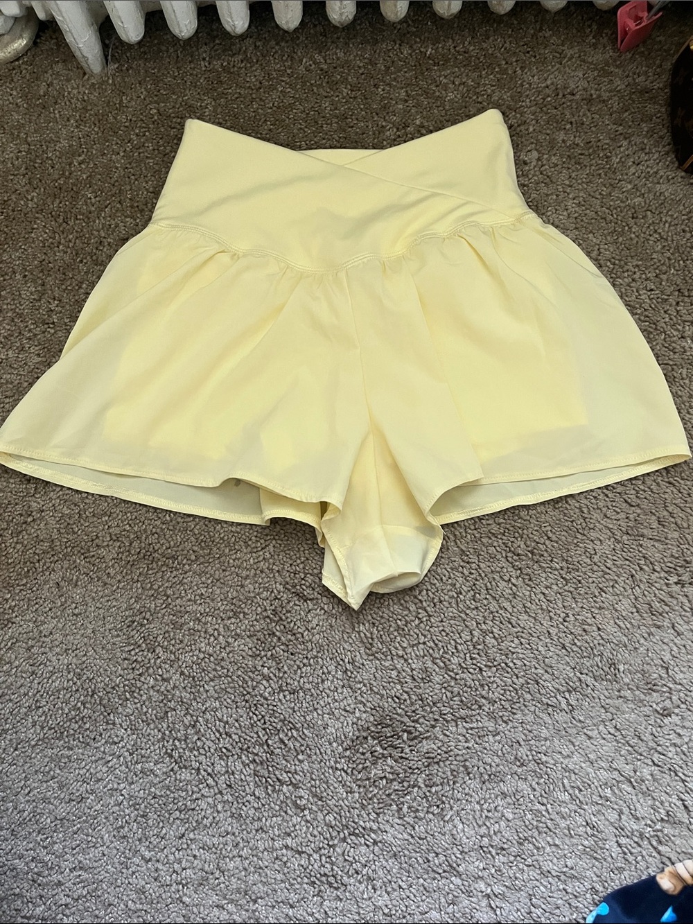 90 Degree By Reflex Pale Yellow High-Waist Athletic Skort Shorts